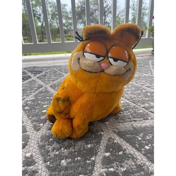 Vintage Garfield Stuffed Animal - Picture 1 of 6